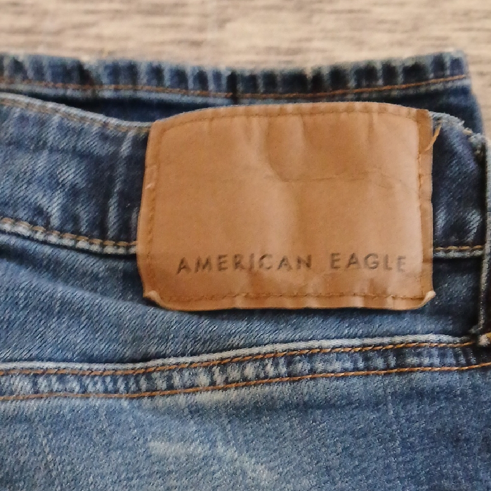 American Eagle Outfitters Dark Blue Relaxed Jeans - Picture 3 of 3